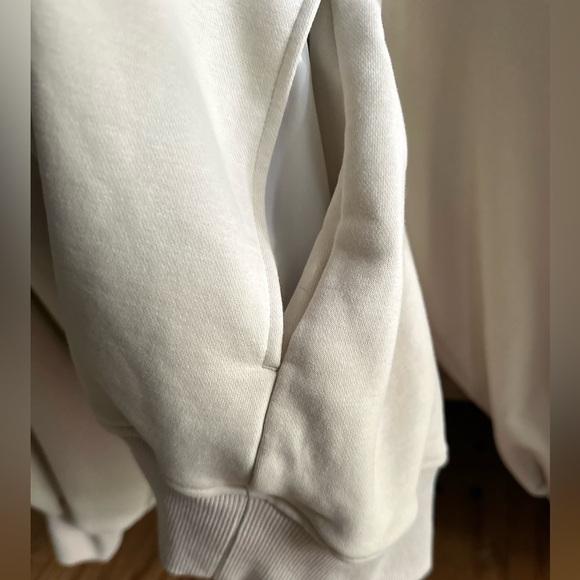 LIT activewear oversized ivory sweatshirt Sz large - Picture 3 of 8